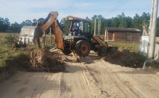 Foto de capa da notícia: Construção de bueiro na localidade do Beco do CTG