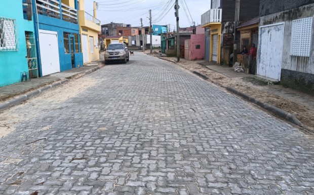 Foto de capa da notícia: Prefeitura realiza pavimentação da Travessa 2 do Veneza