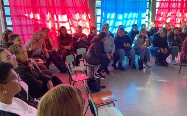 Foto de capa da notícia: Emei Pequeno realiza reunião sobre Educação Inclusiva