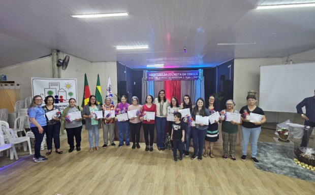 Foto de capa da notícia: 10ª Abertura da Colheita da Cebola: História é valorizada na Mostra dos Pratos Típicos e Exposição de Réstias e Molhes