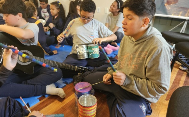 Foto de capa da notícia: Escola Delfina da Cunha vence etapa municipal do projeto Sabe o Lixo? Virou Arte!
