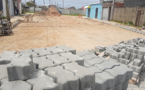 Foto de capa da notícia: Obra de Pavimentação avança na Rua Darci Rodrigues Saraiva