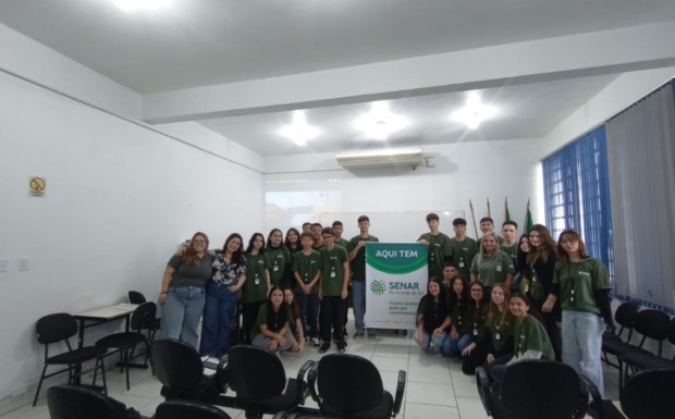 Foto de capa da notícia: Palestra "Cresci, e agora?" aborda desenvolvimento pessoal e profissional para adolescentes