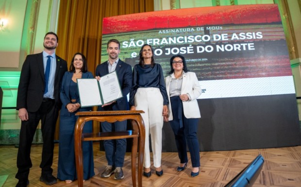 Foto de capa da notícia: Prefeitura e Governo do Estado assinam memorando de entendimento (Mou) para viabilizar investimentos públicos e privados na cadeia de produção do gás hidrogênio com o selo verde (H2V)