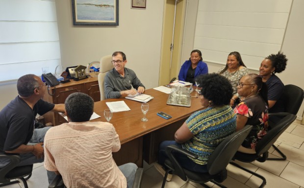 Foto de capa da notícia: Política municipal de Igualdade Racial foi tema de reunião entre Prefeitura e Compir