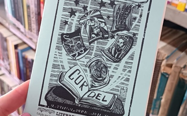 Foto de capa da notícia: Doação de cordel enriquece o acervo da Biblioteca Municipal