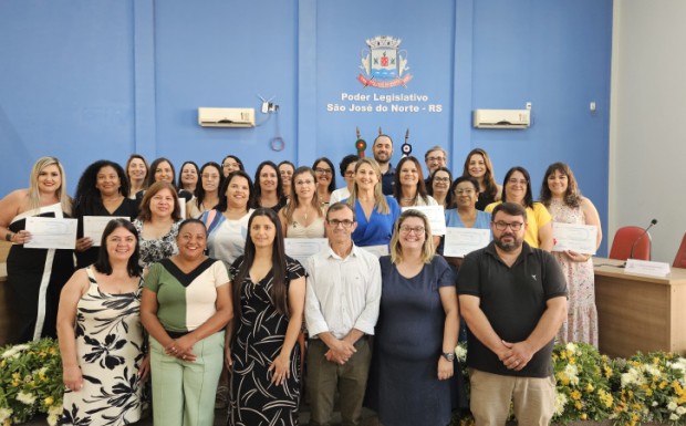 Foto de capa da notícia: Novos Diretores e Vice-Diretores tomam posse na Rede Municipal de Ensino de São José do Norte