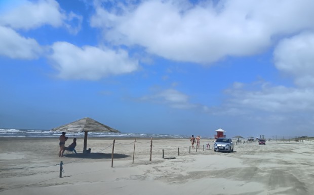 Foto de capa da notícia: Praia do Mar Grosso com pontos próprios para banho