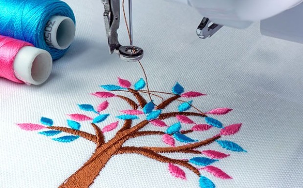 Foto de capa da notícia: Programa Capacita Mulher abre inscrições para curso de Corte e Costura com Bordado e Sublimação